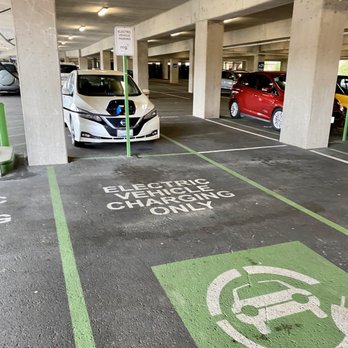 EVgo Fast Charging Station - EV Charging Stations Near Me - Quil Ceda Village, Washington