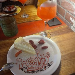 Lemon cello cake and juice mochtail Lemon cello cake and juice mochtail