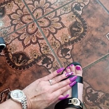 Bryan Nails - Nail Salons Near Me - Bryan, Texas