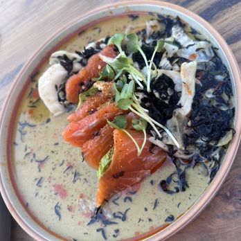 Osa Rooftop - Salmon crudo - Bars Near Me - Pasadena, California