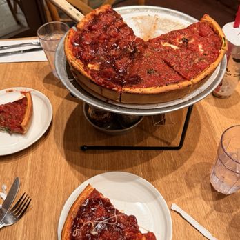 Zachary's Chicago Pizza - Medium Stuffed 1/2 chicken bbq & 1/2 spinach mushroom - Pizza Near Me - Pleasanton, California Zachary's Chicago Pizza - Medium Stuffed 1/2 chicken bbq & 1/2 spinach mushroom - Pizza Near Me - Pleasanton, California