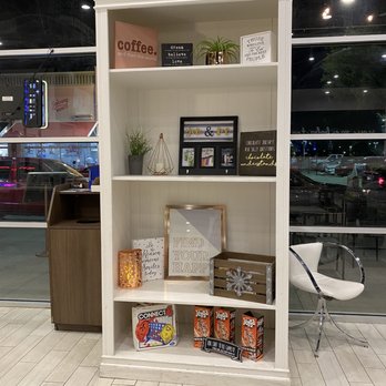 Blendz Boba Tea Lounge - Desserts Near Me - Glendale, Arizona