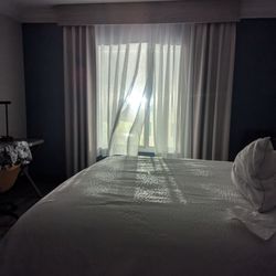 Holiday Inn Express & Suites Vacaville - 1AM light shining into the window. Like a prison cell.