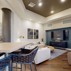 Cascade Summit Apartment Homes - Clubhouse media space