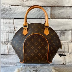 Double Take Consignment - Louis Vuitton Bag