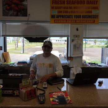 Emery's Seafood - Scott, the owner, is ready to take your order! - Seafood Markets Near Me - Seabrook, Texas