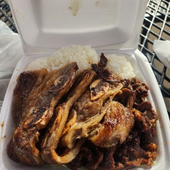 Young Hawaiian BBQ - 1/2 BBQ beef and 1/2 beef galbi - Hawaiian Near Me - Chino, California Young Hawaiian BBQ - 1/2 BBQ beef and 1/2 beef galbi - Hawaiian Near Me - Chino, California