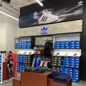 WSS - Shoe Stores Near Me - Dallas, Texas