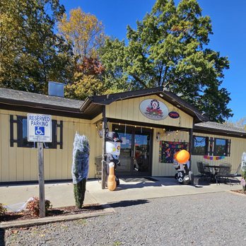 Rancherito - the front of the restaurant - Mexican Near Me - Yadkinville, North Carolina Rancherito - the front of the restaurant - Mexican Near Me - Yadkinville, North Carolina