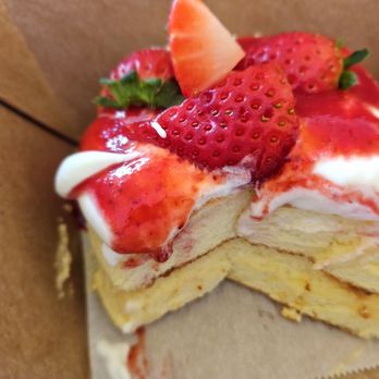 Fluffy Fluffy Dessert Cafe - Strawberry japanese pancakes - Desserts Near Me - Orlando, Florida Fluffy Fluffy Dessert Cafe - Strawberry japanese pancakes - Desserts Near Me - Orlando, Florida