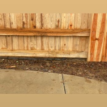 Mike's Fencing - 2x4 higher on bottom - Fences & Gates Near Me - Bakersfield, California Mike's Fencing - 2x4 higher on bottom - Fences & Gates Near Me - Bakersfield, California