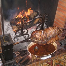 L'Oustal à Citou - Échine de porc de la Montagne Noire devant la cheminée