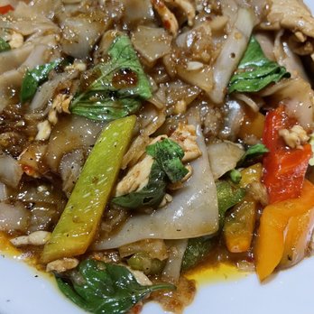 Kacha Thai - Drunken noodles w/ chicken - Thai Near Me - Hopewell, Virginia Kacha Thai - Drunken noodles w/ chicken - Thai Near Me - Hopewell, Virginia