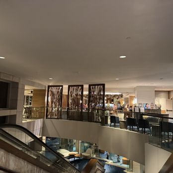 100 Sails Restaurant & Bar - 100 sails - Buffets Near Me - Honolulu, Hawaii