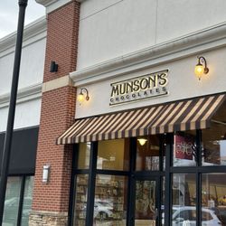 Munson's Chocolates - Store entrance
