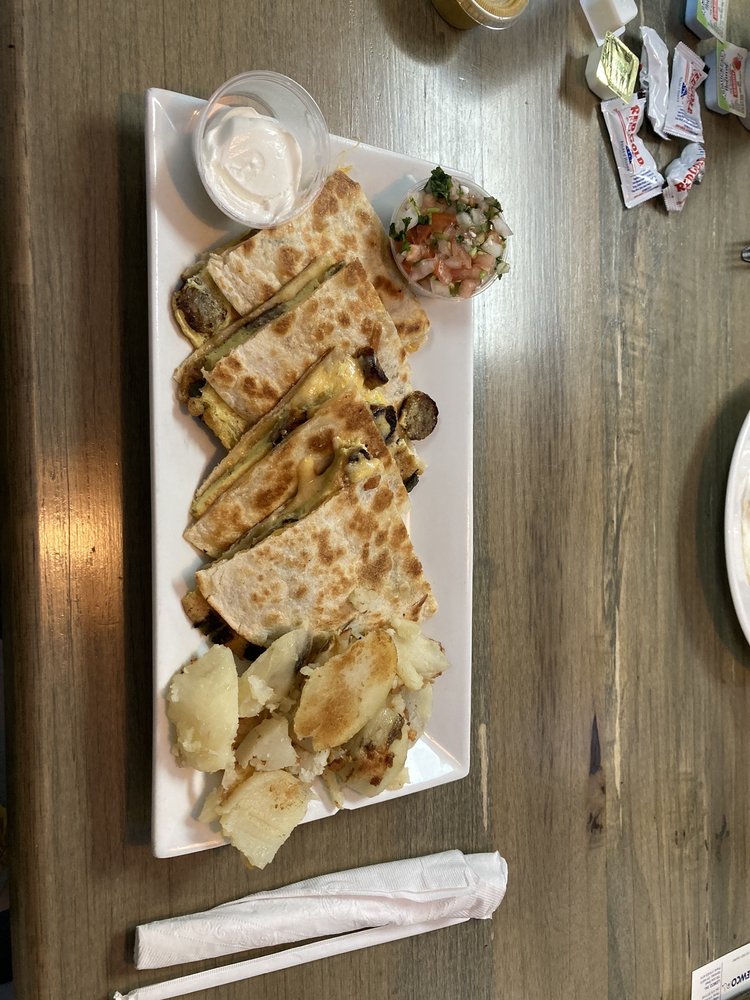 Kekis Cafe Logo