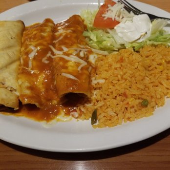 El Agave Mexican Grill & Cantina - A flauta and two enchiladas (i had traded an enchilada for a flauta from my sister...) - Mexican Near Me - Appleton, Wisconsin