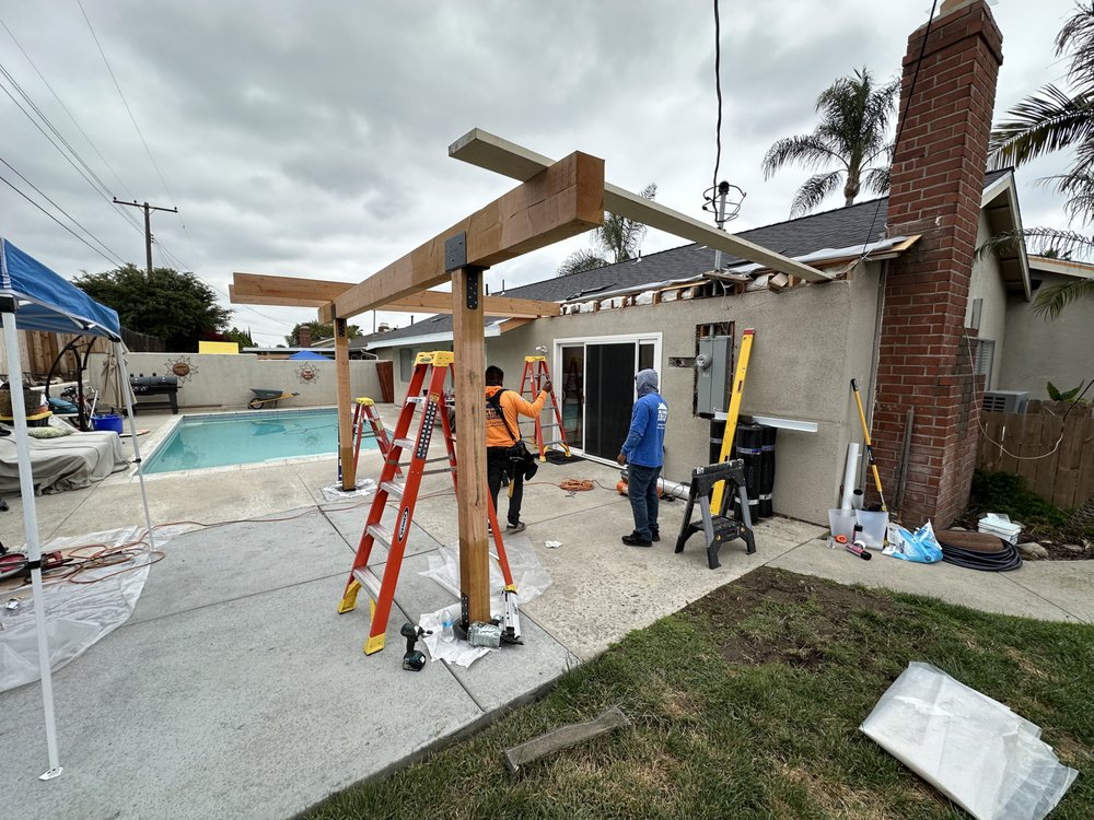 Slide of Van Lund Roofing and Solar