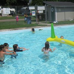 Swimming pool at Lone Pine Campsites