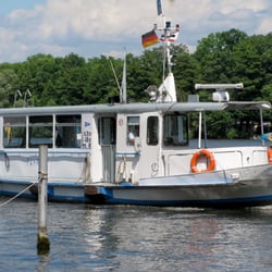 Schmöckwitz - Die BVG-Fähre F21 am Anleger Am Seeblick in Berlin Schmöckwitz.