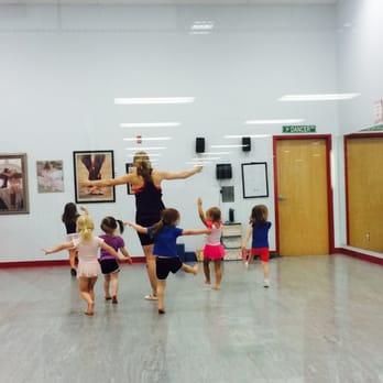 All About Kids - Tumblebears (3-4yr olds) in the dance studio! - Gymnastics Near Me - Crestwood, Kentucky All About Kids - Tumblebears (3-4yr olds) in the dance studio! - Gymnastics Near Me - Crestwood, Kentucky