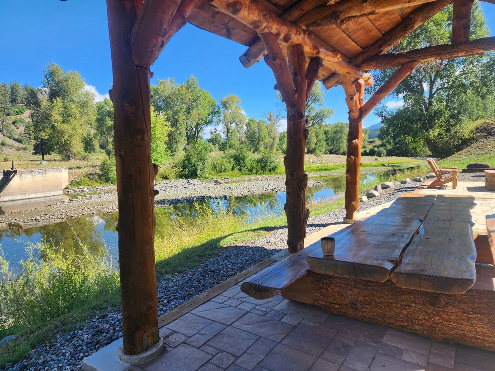 Wolf Creek Run Motorcoach Park Logo