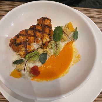 The Lobby Bar - Blackened mahi-mahi - American Near Me - Miramar Beach, Florida