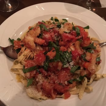 Patty Pâtes - Enzo - tagliatelles aux scampis, tomates fraîches, pesto & ail mmm! - Italian Near Me - Ixelles, BRU Patty Pâtes - Enzo - tagliatelles aux scampis, tomates fraîches, pesto & ail mmm! - Italian Near Me - Ixelles, BRU