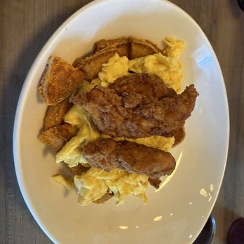Daily Eats - CAP'N CLUCK BOWL - New American Near Me - Tampa, Florida