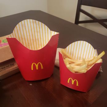 McDonald's - Large fries to the left med fries to the right seriously i would give the 0 stars - Fast Food Near Me - Canoga Park, California McDonald's - Large fries to the left med fries to the right seriously i would give the 0 stars - Fast Food Near Me - Canoga Park, California