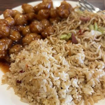 Sun China - Orange Chicken w/Fried Rice & Chow Mein - Chinese Near Me - Sanger, California Sun China - Orange Chicken w/Fried Rice & Chow Mein - Chinese Near Me - Sanger, California