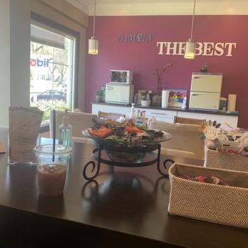 Holly Nail & Day Spa - Nail Salons Near Me - Ridgefield, Connecticut