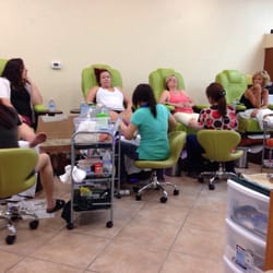 Lobo nail & spa - Great pedicure time with family