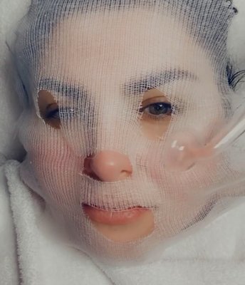 High frequency - High frequency Increase collagen growth, Enhance blood flow and circulation, Reduce acne-causing bacteria, Increase elastin production
Exfoliate dead skin cells, Improve overall skin appearance and tone