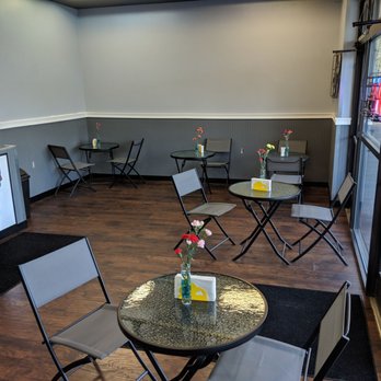 The Royal Tavern - Nice decor - Sports Bars Near Me - Eugene, Oregon