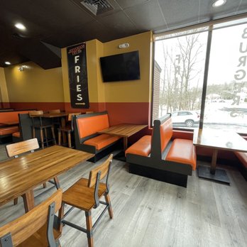 Jefferson Fry Co - Inside - Fast Food Near Me - Cromwell, Connecticut