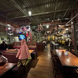 Uno Pizzeria & Grill - Part of the dining area