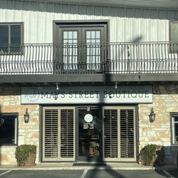 Mays Street Boutique - Outside front entrance.