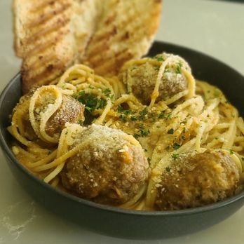 Flapjax - Spaghetti  and meatballs.  That garlic bread is . - New American Near Me - Santa Monica, California