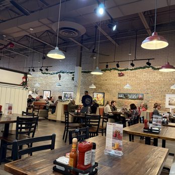 Egg Harbor Café - Interior - Breakfast & Brunch Near Me - Lake Forest, Illinois