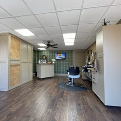 Country 61 Barber - Indoors