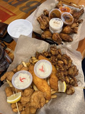 Turtle’s Bar & Grill by null