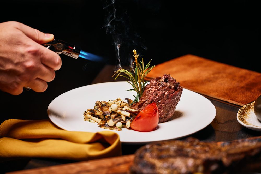 Trace Chophouse Logo