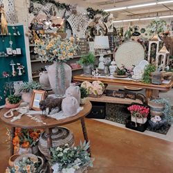 Evalene's Gifts & More - Home decor.