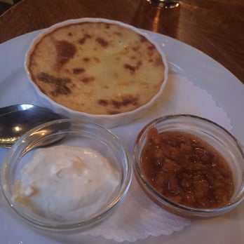 Pelikan - Cheesecake with cloudberries - Scandinavian Near Me - Stockholm, Alberta Pelikan - Cheesecake with cloudberries - Scandinavian Near Me - Stockholm, Alberta