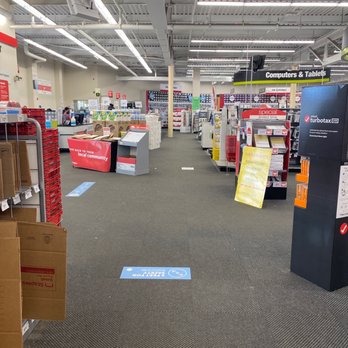 Staples - Shipping Centers Near Me - Bellerose (Queens), New York