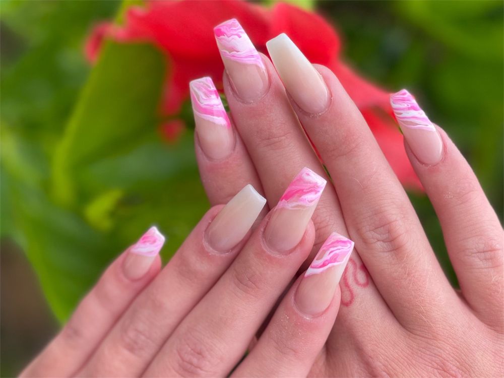 New Sun Nails & Spa Image