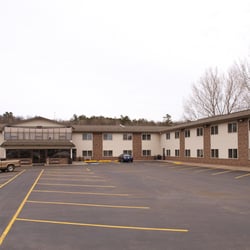 Econo Lodge Inn & Suites - Exterior