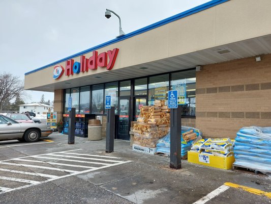 Holiday Station Stores