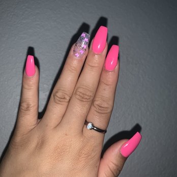 Hello Nails & Spa - Day Spas Near Me - Vacaville, California